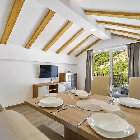 Pansion Betina 4* Lovran