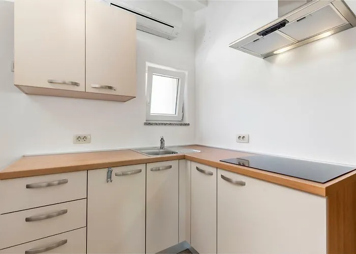 Affittacamere Pansion Betina 4*