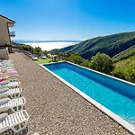 Pansion Betina Penzion 4*