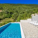 Pansion Betina Vendégház 4*