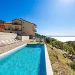 Vendégház Pansion Betina 4*