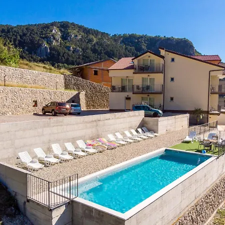 Pansion Betina Lovran