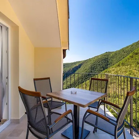 Pansion Betina Lovran