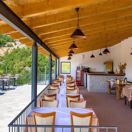 Pansion Betina Lovran